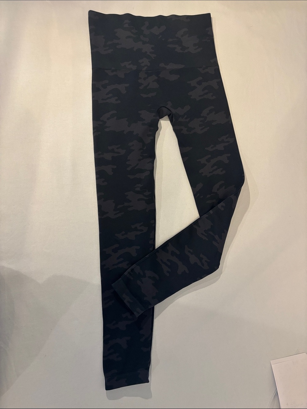 SPANX Women’s Gray Green Navy Camo High-Waist Compression Leggings. Size Large